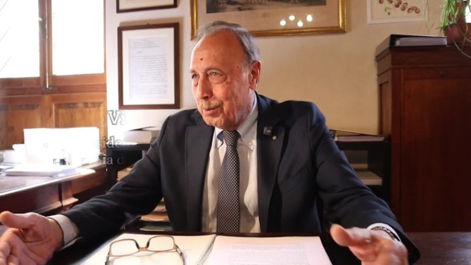 Italia: Firenze, accademia svela scultura del padre di riso ibrido Yuan Longping