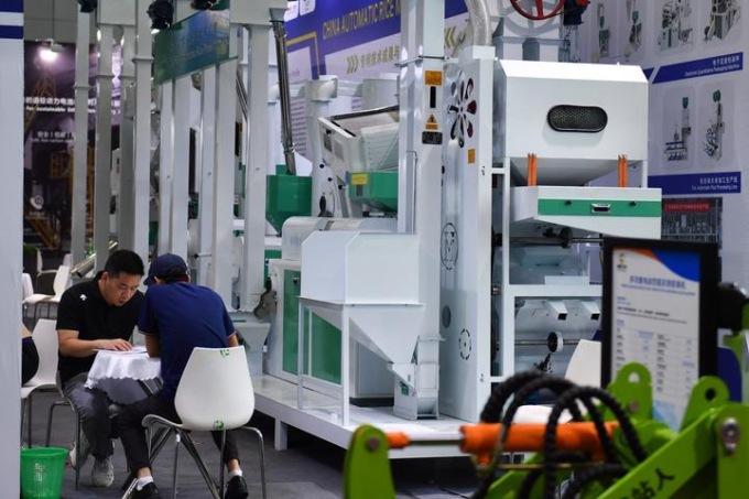 Macchine agricole esposte alla fiera commerciale Cina-Africa