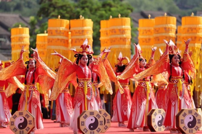 Cina: cerimonia in onore di Fuxi a Tianshui