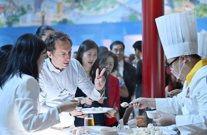 Cina: Tianjin ospita serata culturale di Summer Davos 2025 (2)