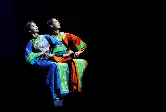 Francia: Parigi ospita spettacolo di danza tradizionale cinese (2)