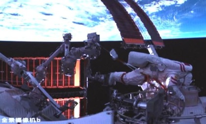 Cina: equipaggio Shenzhou-20 esegue seconda attività extraveicolare (3)