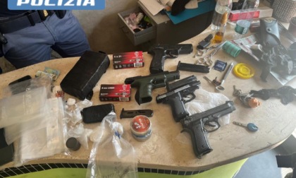 Armi e droga nel negozio, arrestato