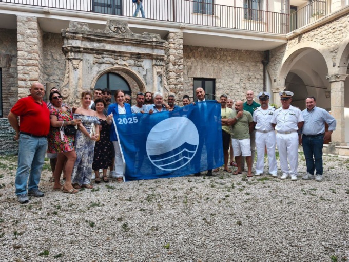 Quinta Bandiera Blu consecutiva, consegna ufficiale agli operatori balneari