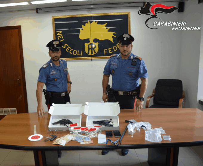Armi e droga, arrestato un 32enne
