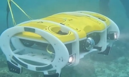 Cina: robot dotato di IA pattuglia barriere coralline