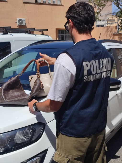 Rapina in abitazione in via Ezio, cinque arresti