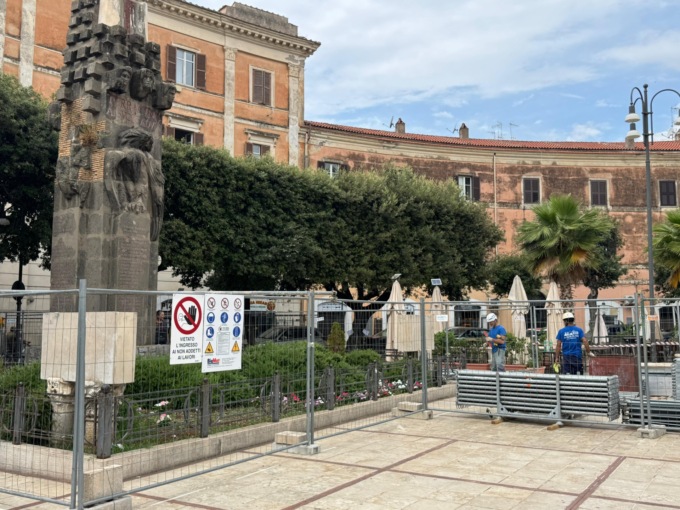 Iniziati i lavori di restauro del Monumento ai Caduti in Piazza Garibaldi