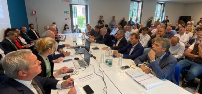 Firmato il rinnovo del contratto Stellantis, nessun accordo con la Fiom