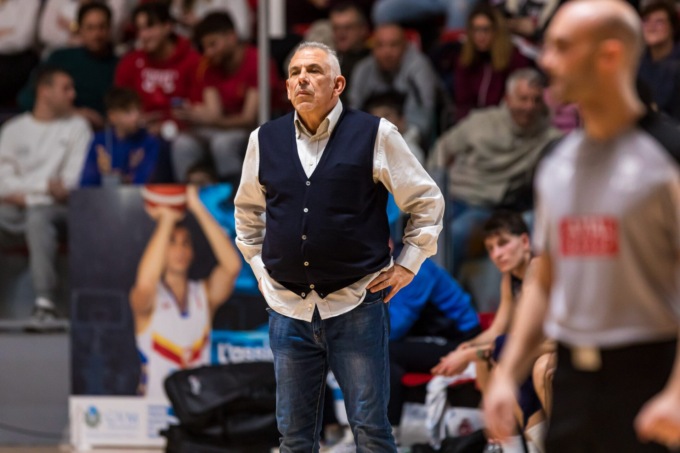 Si dividono le strade della Benacquista Latina con coach Martelossi