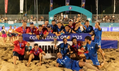 Il Napoli vince la Coppa Italia. Alza il trofeo il terracinese Ovidio Alla