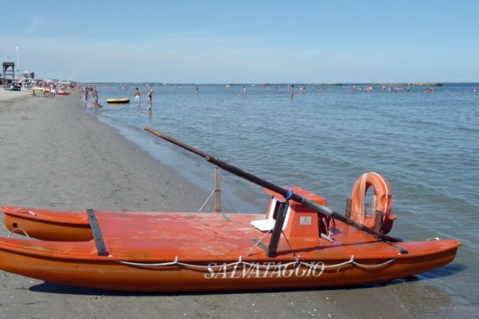 Bimba di 12 anni di Ceccano rischia di annegare, è grave