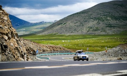 Cina: Xinjiang inaugura autostrada Altay-Hemu (1)