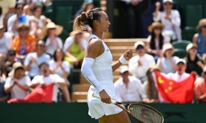 Regno Unito: atleta cinese Zheng Qinwen gareggia a torneo Wimbledon (2)