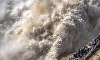 Cina: operazione di regolazione dell'acqua e dei sedimenti presso il bacino di Sanmenxia