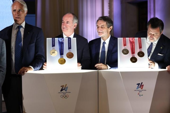 Italia: svelate medaglie Milano-Cortina 2026 con design a due metà