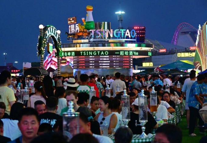 Cina: apertura del Festival internazionale della birra di Qingdao