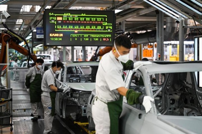 Cina: profitti delle principali imprese industriali in calo dell’1,8% nel primo semestre