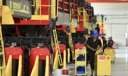 Cina: Xinjiang, Wusu sviluppa macchine per coltivazione del cotone (1)