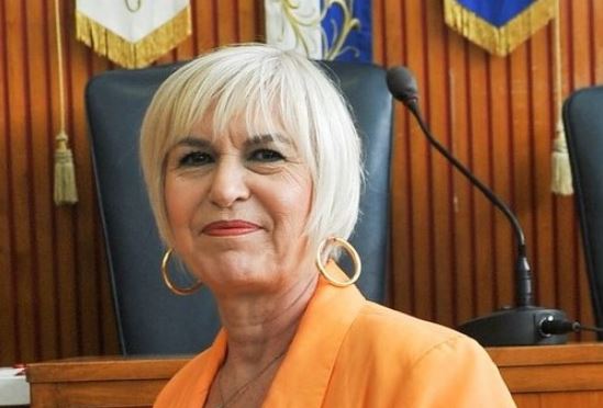 La crisi di maggioranza, si è dimesso l’Assessore Antonella Isolani