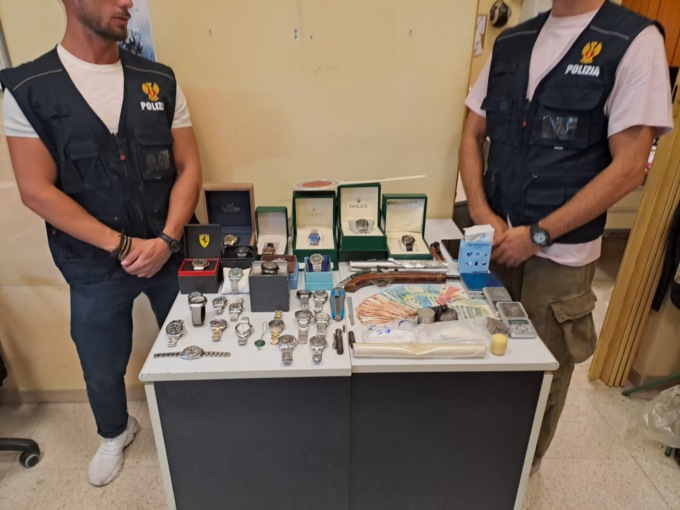 Sgominata una base di spaccio in un appartamento in pieno centro