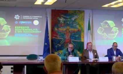 Sostenibilità ambientale ed economia circolare, la consegna degli attestati e borse di studio