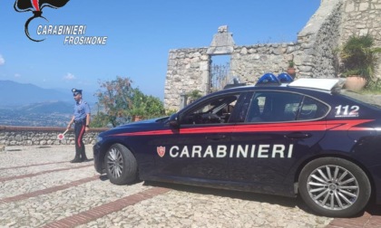 Tenta di aggredire l'ex moglie, arrestato