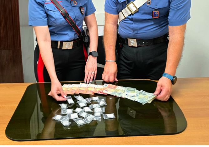 Droga, arrestato un giovane pusher