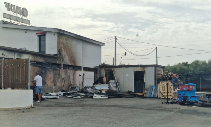 Incendio in un’azienda di allarmi
