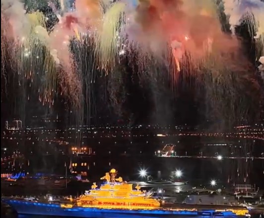 Cina: a Tianjin spettacolo estivo di musica e fuochi d’artificio