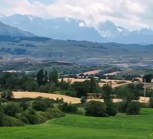Cina: esploriamo bellezza poetica dello Xinjiang rurale