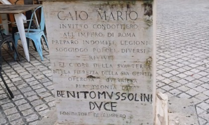 Vandalizzata la statua di Caio Mario