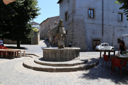 Presunto stupro nel quartiere medievale, le indagini