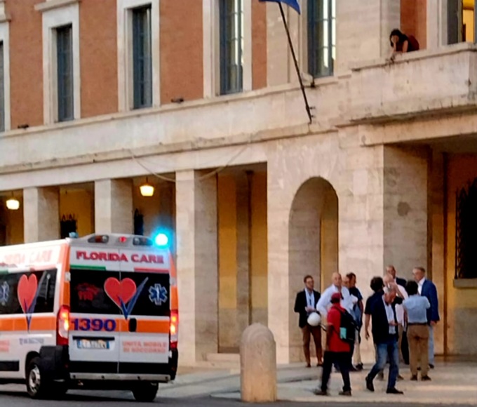 Caos in consiglio comunale. Urla e schiaffi nei corridoi e la maggioranza si spacca su ABC