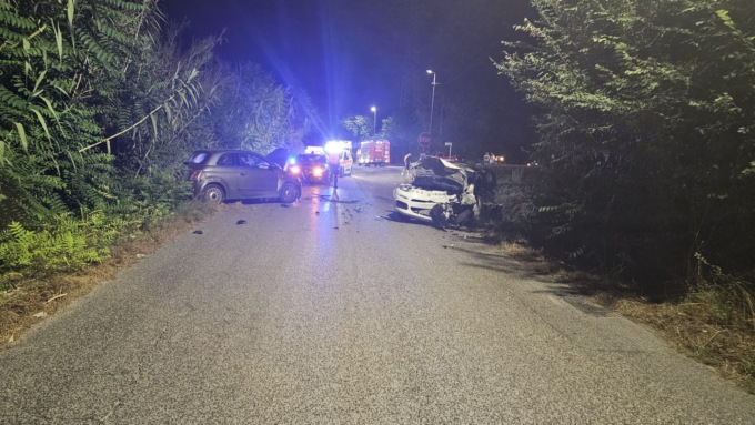 Scontro tra due auto sulla Casilina sud