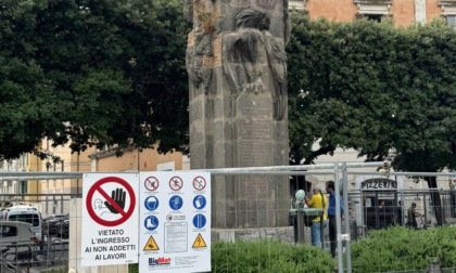 Atti vandalici al cantiere del Monumento ai Caduti di Piazza Garibaldi