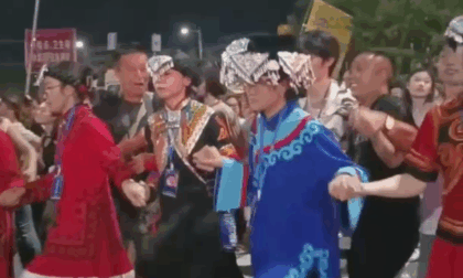 Cina: oltre 100 mila registrazioni per le celebrazioni del Festival della torcia a Xichang