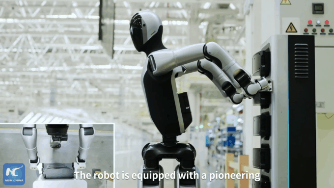 Cina: robot attivo 24h su 24 sostituisce in autonomia le batterie