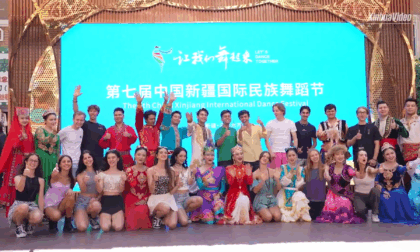 Incontro tra balletto italiano e la danza etnica cinese dello Xinjiang