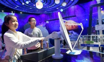 Cina: bambini svolgono attività durante vacanze estive (2)