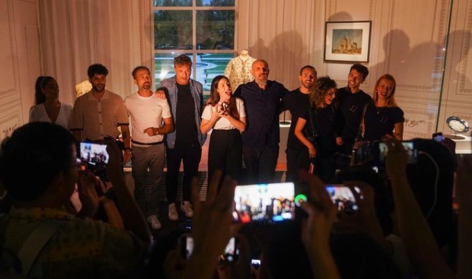 Cina: flash mob del cast di “Divina Commedia” unisce culture attraverso il tempo