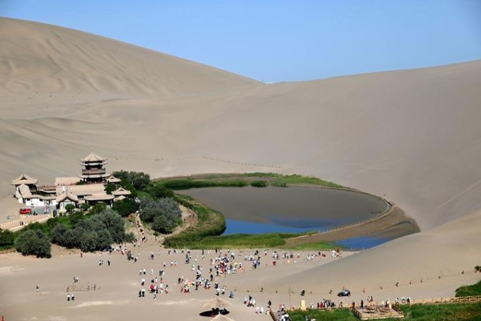 Cina: al via stagione di punta per turismo durante vacanze estive (1)