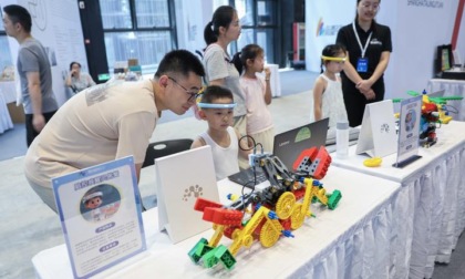 Cina: carnevale tecnologico giovanile a Wuzhen nello Zhejiang