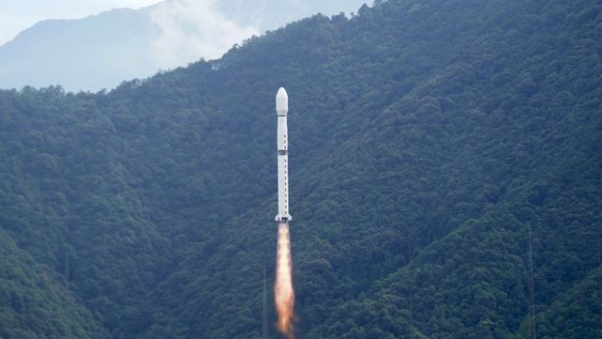 Cina: lanciato con successo un nuovo satellite di prova