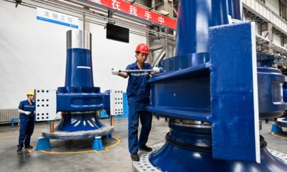 Cina: produzione di turbine eoliche a Baotou nella Mongolia Interna