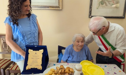Agnese Girolami festeggia 102 anni. Festa in famiglia