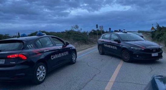 Tentano di rubare due auto sul lungomare, arrestati