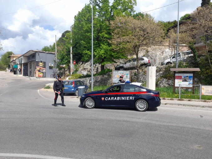 Aggrediscono i Carabinieri, arrestati due fratelli
