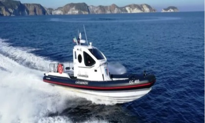 Giovane di 30 anni trovato morto in mare a Punta Papa: indagini in corso