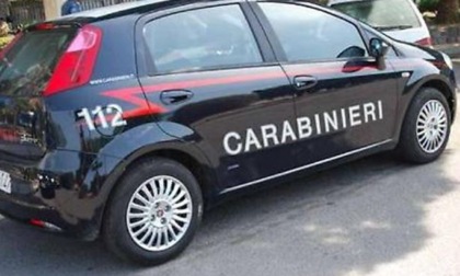 In giro con un coltello a serramanico, tunisino fermato un posto di blocco